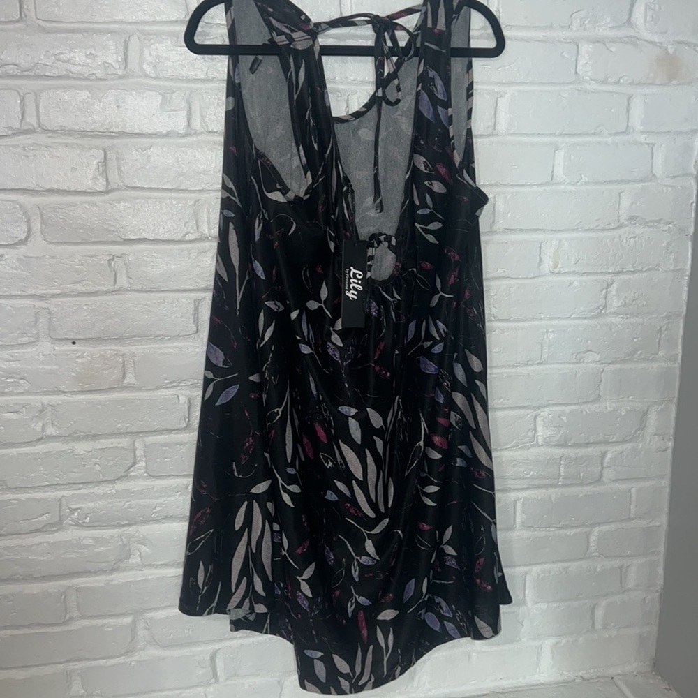 Plus Size Floral Tunic Dress 2X | Lily by Firmiana - Picture 8 of 8